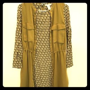 H&M olive green women’s small vest/tunic